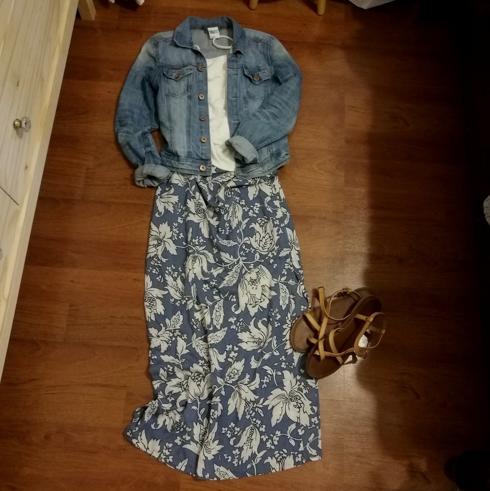 LOFT Maxi skirt